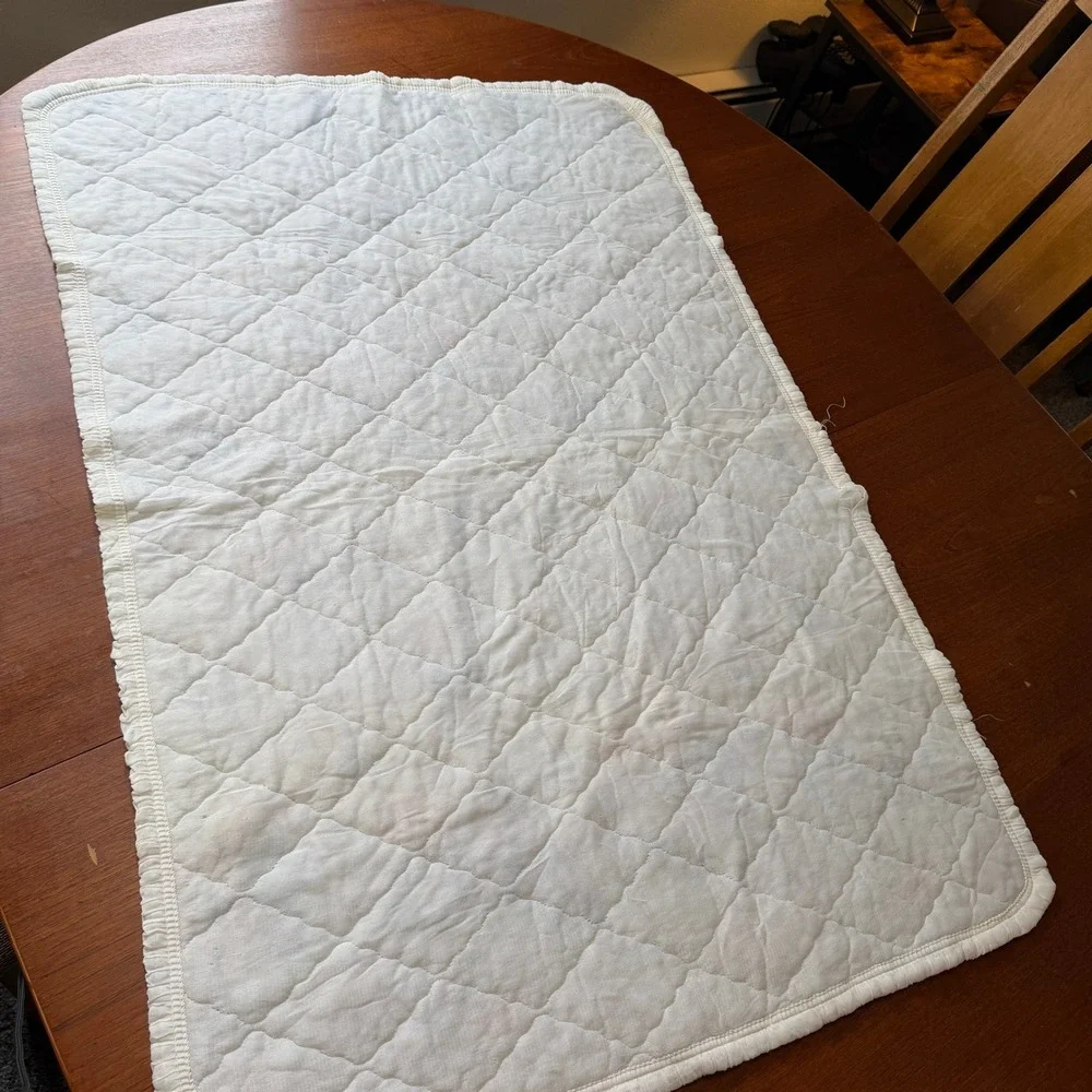 Vintage 1976 Raggedy Ann & Andy Quilted Baby Blanket Ruffle Trim 32 x 45 Nursery